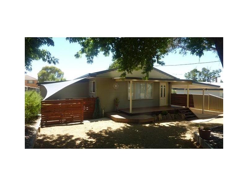 13 Mackay Street, Berridale NSW 2628