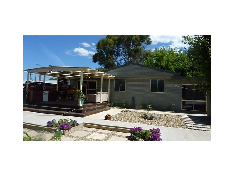 13 Mackay Street, Berridale NSW 2628