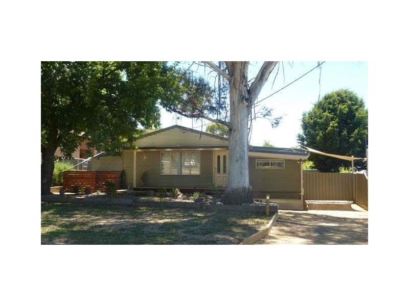 13 Mackay Street, Berridale NSW 2628