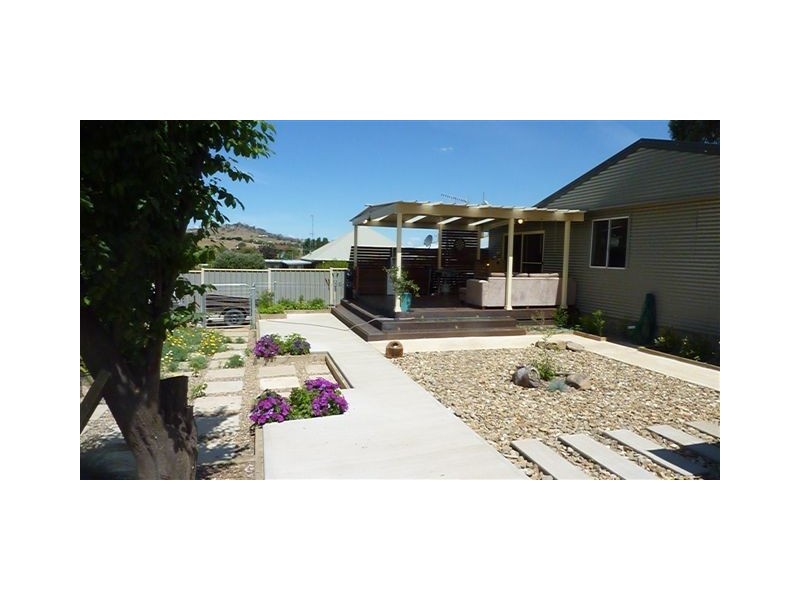 13 Mackay Street, Berridale NSW 2628