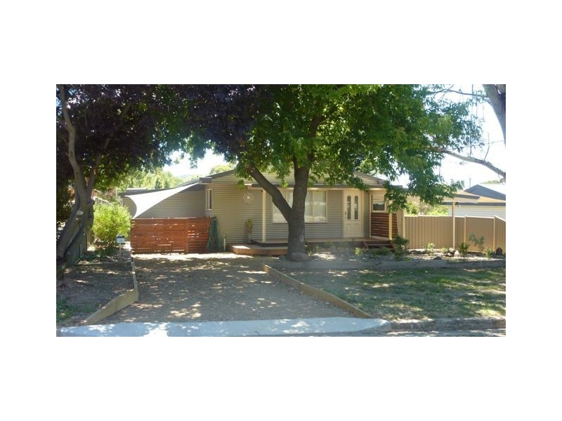 13 Mackay Street, Berridale NSW 2628