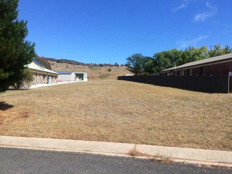 18 Roberson Street, Berridale NSW 2628