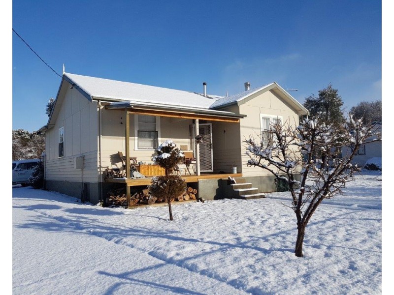 12 Chalker Street, Adaminaby NSW 2629