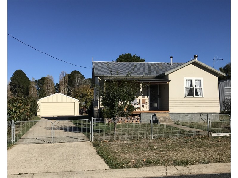 12 Chalker Street, Adaminaby NSW 2629