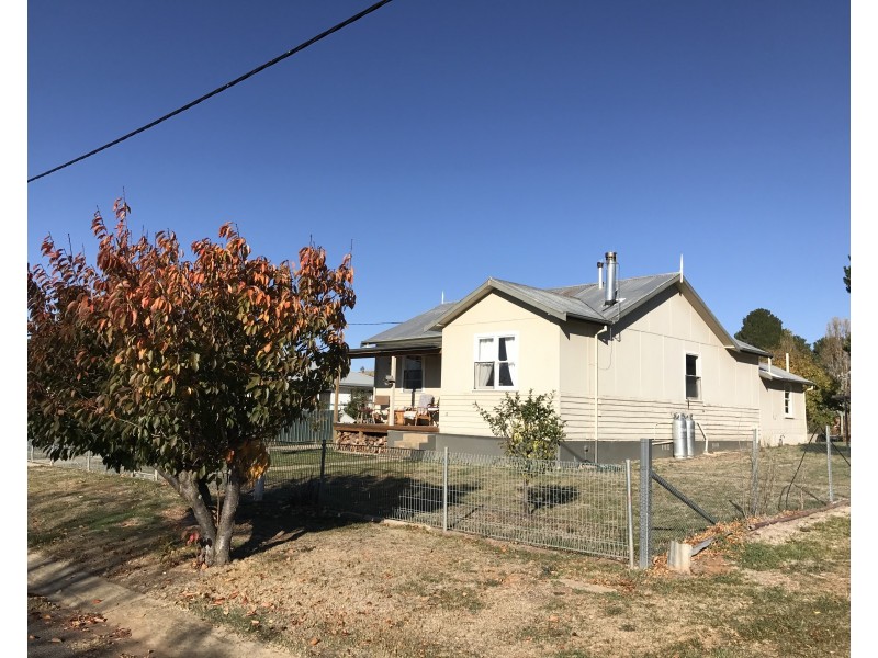 12 Chalker Street, Adaminaby NSW 2629