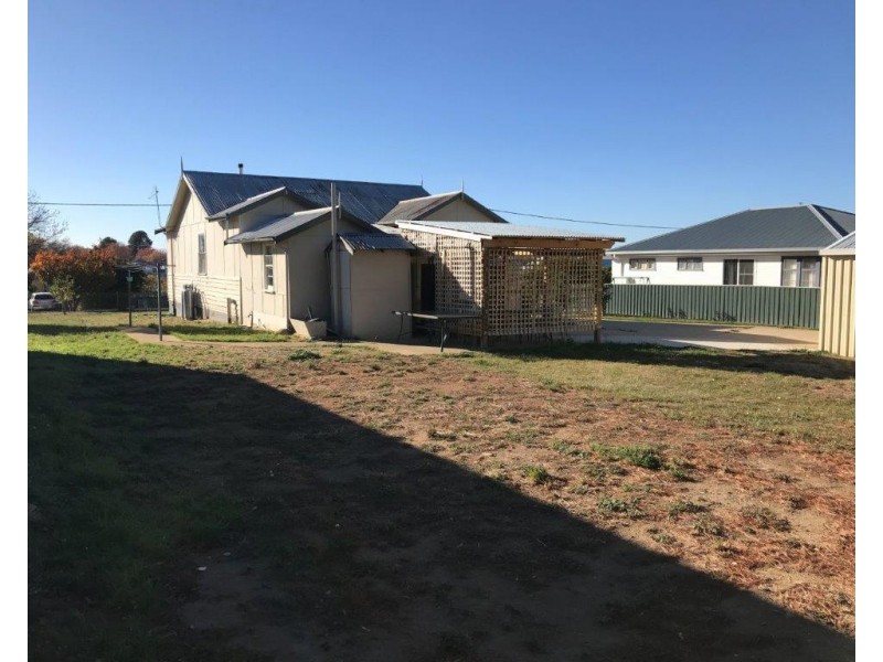 12 Chalker Street, Adaminaby NSW 2629