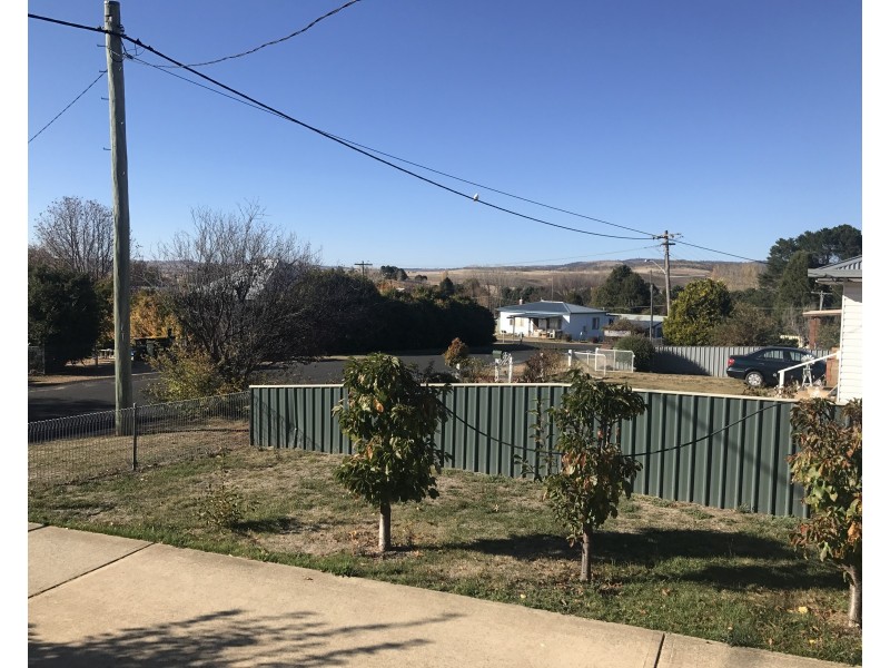 12 Chalker Street, Adaminaby NSW 2629