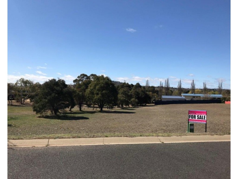 23 Roberson Street, Berridale NSW 2628