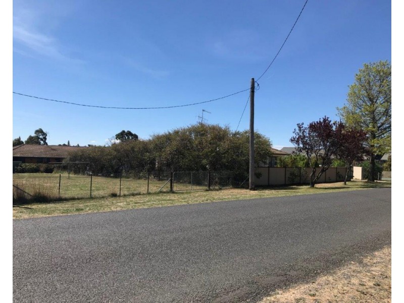 24 Mary Street, Berridale NSW 2628
