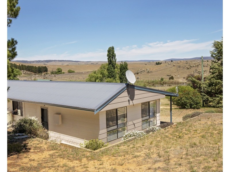 4 Campbell Street, Dalgety NSW 2628