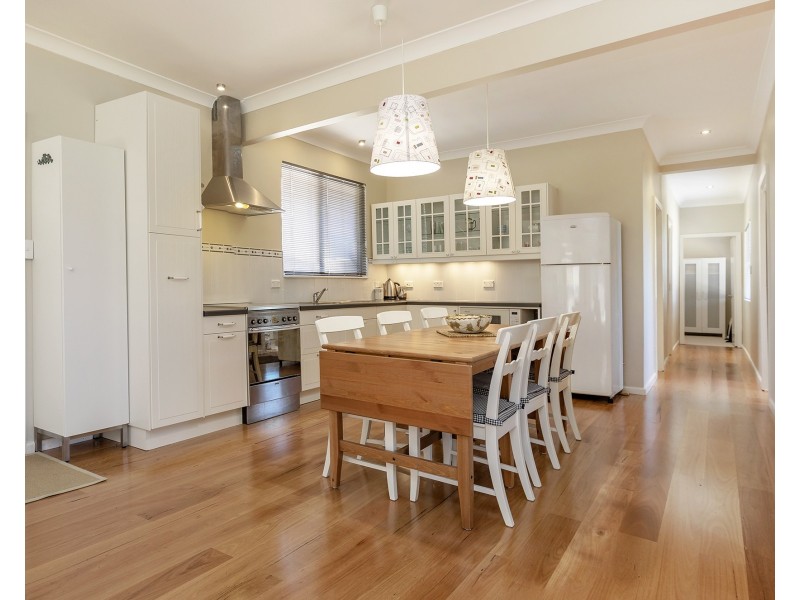 4 Campbell Street, Dalgety NSW 2628