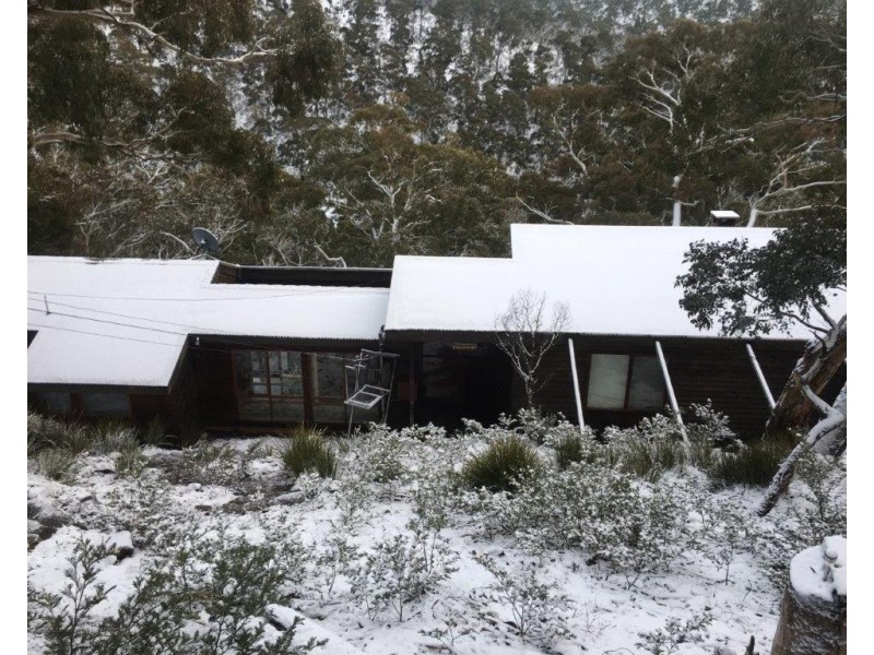 11 Happy Jacks Road, Eucumbene NSW 2628