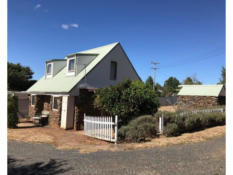 15 Cosgrove Street, Adaminaby NSW 2629