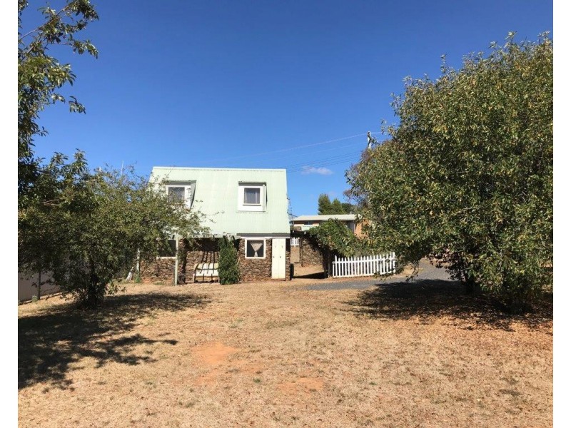 15 Cosgrove Street, Adaminaby NSW 2629