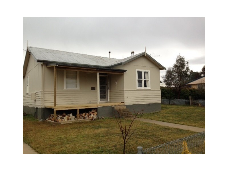 12 Chalker Street, Adaminaby NSW 2629