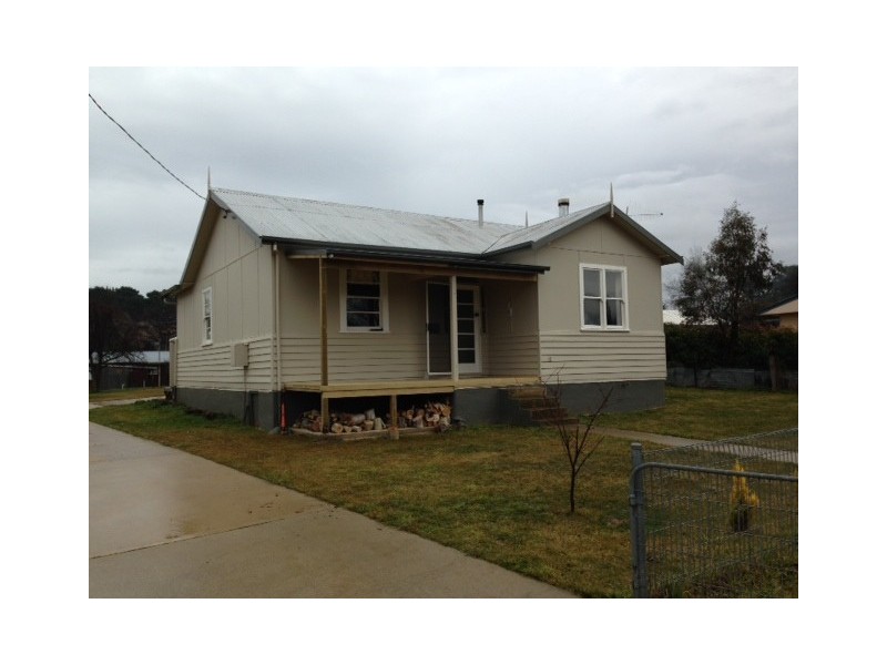 12 Chalker Street, Adaminaby NSW 2629