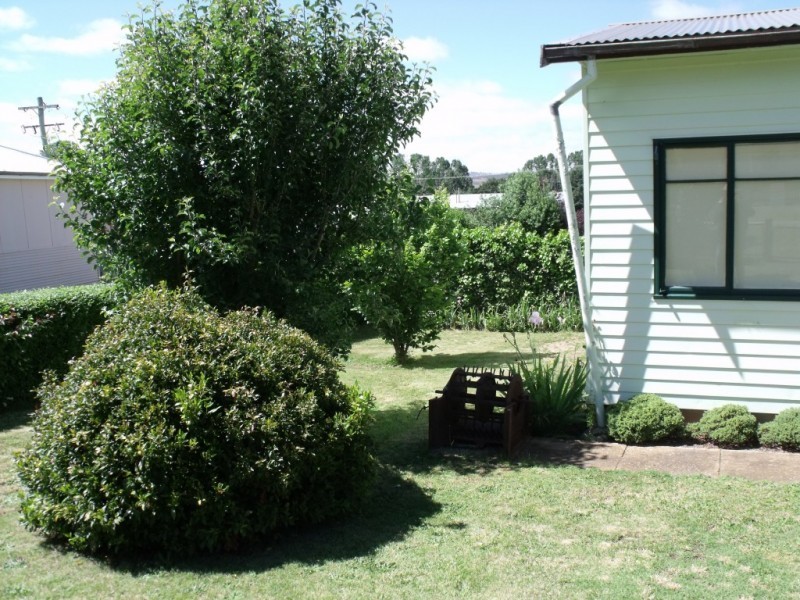 16 Druitt Street, Adaminaby NSW 2629