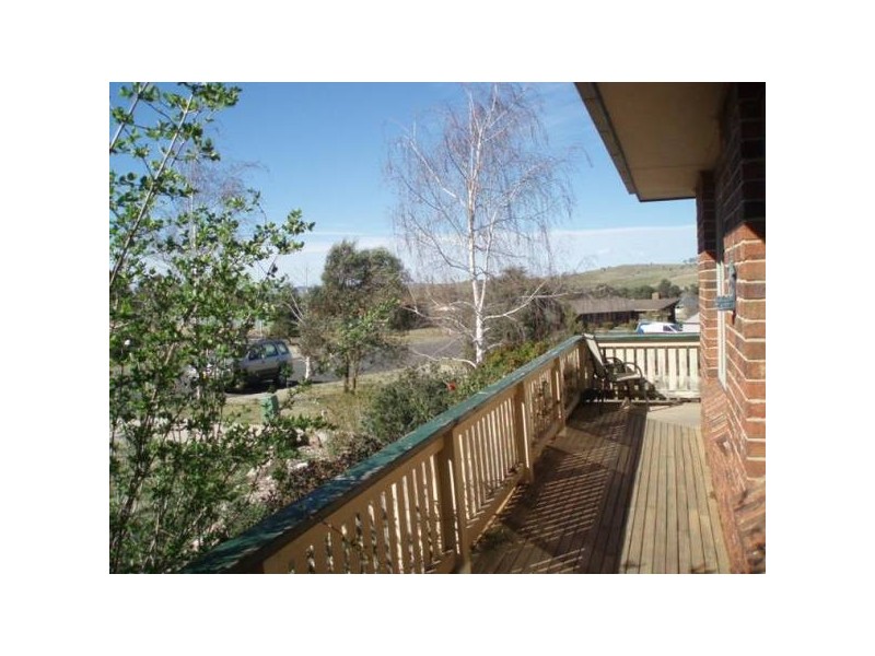 8 Jindalee St, Berridale NSW 2628