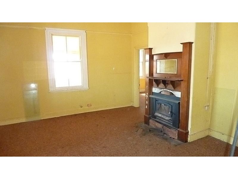 16 Kingston Road, Adaminaby NSW 2629