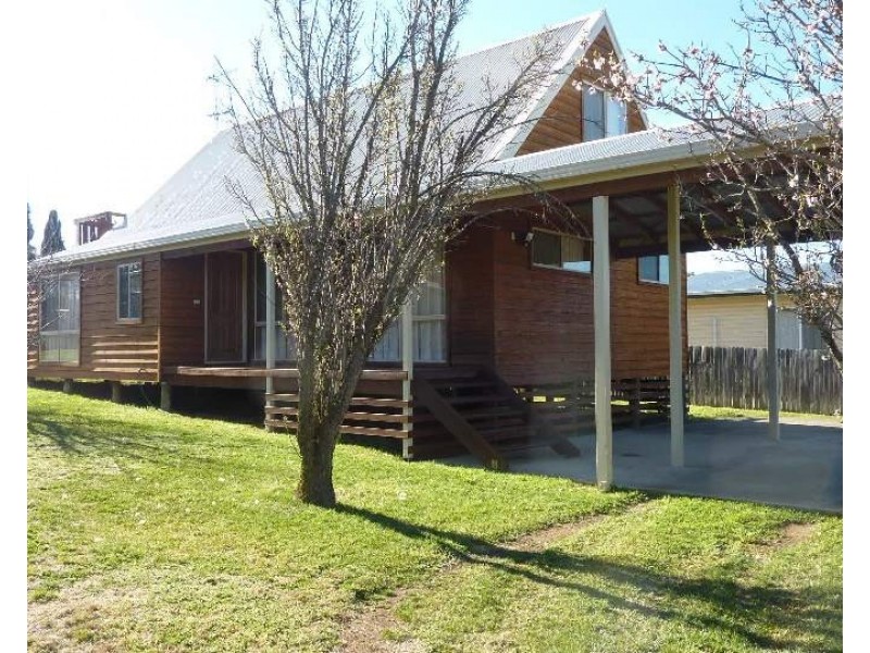 1/2 Hoskin Street, Berridale NSW 2628