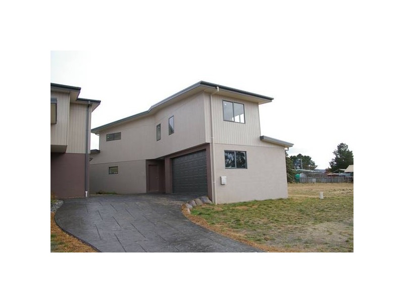 1/2 Gungarlin Street, Berridale NSW 2628