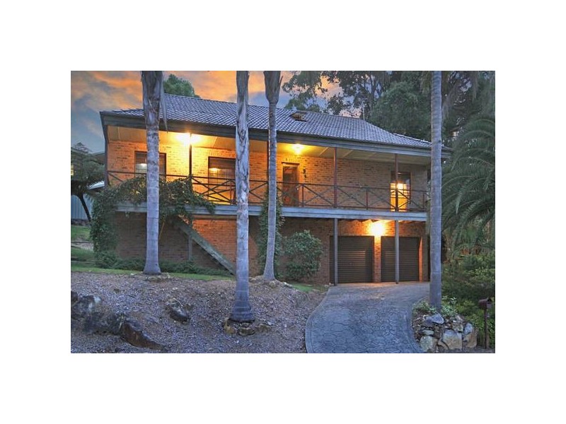4 Howard Ave, Green Point NSW 2251
