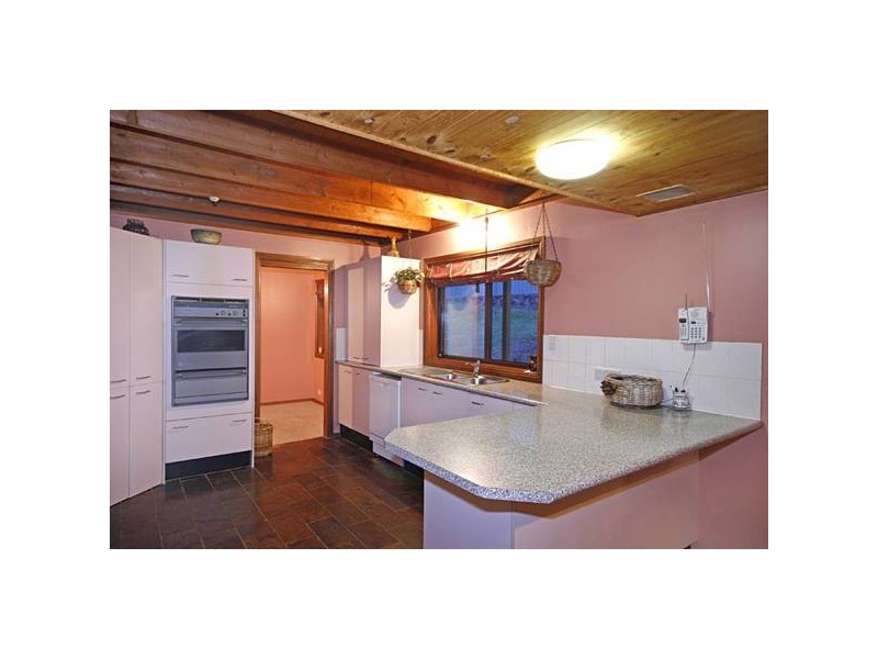 4 Howard Ave, Green Point NSW 2251