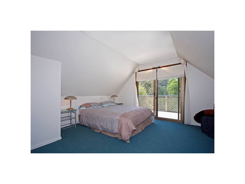 12 Monarchy Way, Narara NSW 2250
