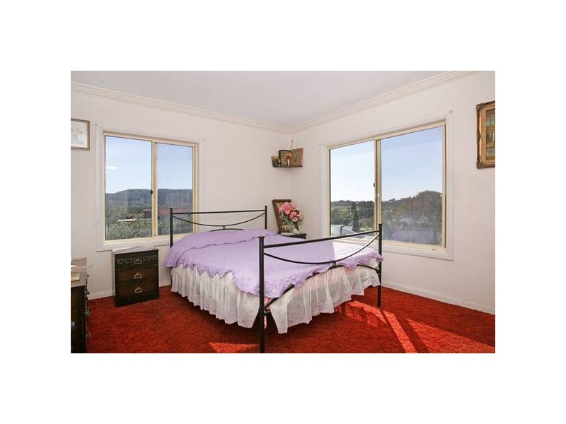 37 Forresters Beach Road, Forresters Beach NSW 2260