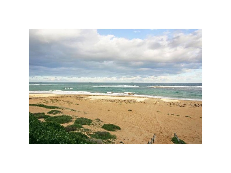 37 Forresters Beach Road, Forresters Beach NSW 2260