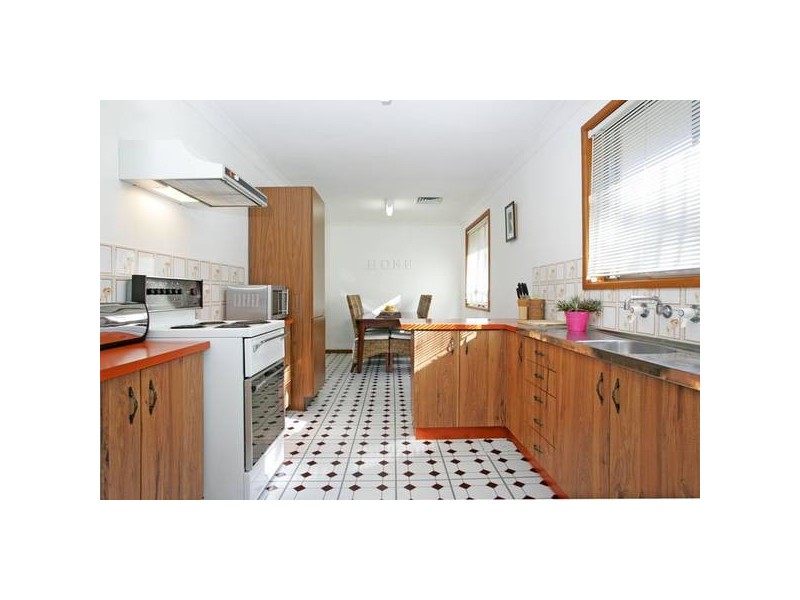 2 Honeysuckle Street, Umina Beach NSW 2257