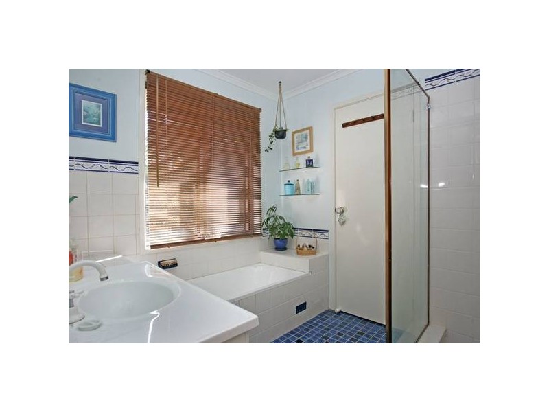 36 Berne Street, Bateau Bay NSW 2261