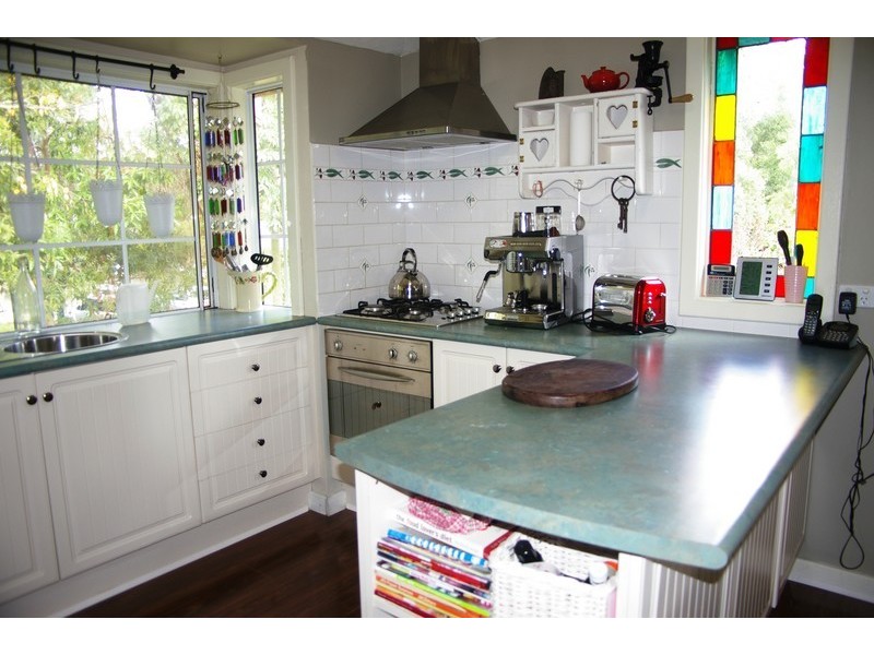 8 Warren Road, Nannup WA 6275