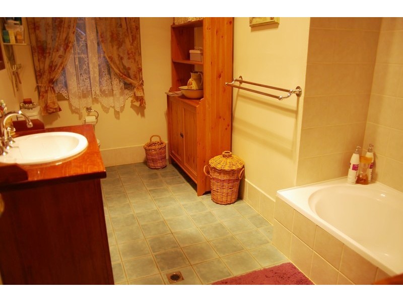 8 Warren Road, Nannup WA 6275