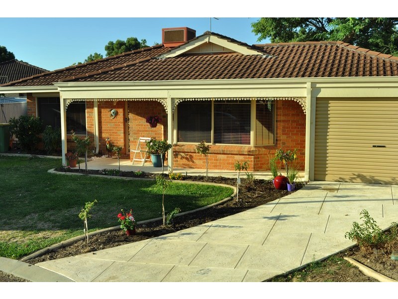 5 Brook Place, Gosnells WA 6110