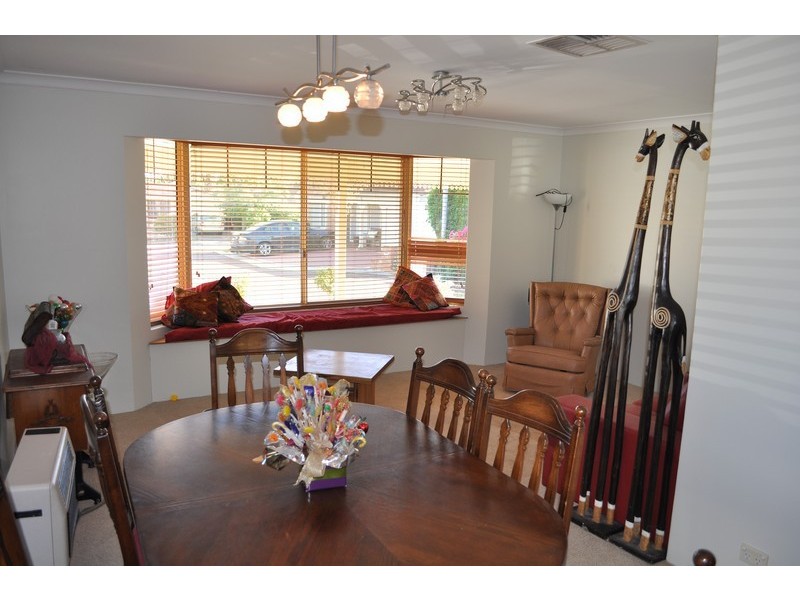 5 Brook Place, Gosnells WA 6110