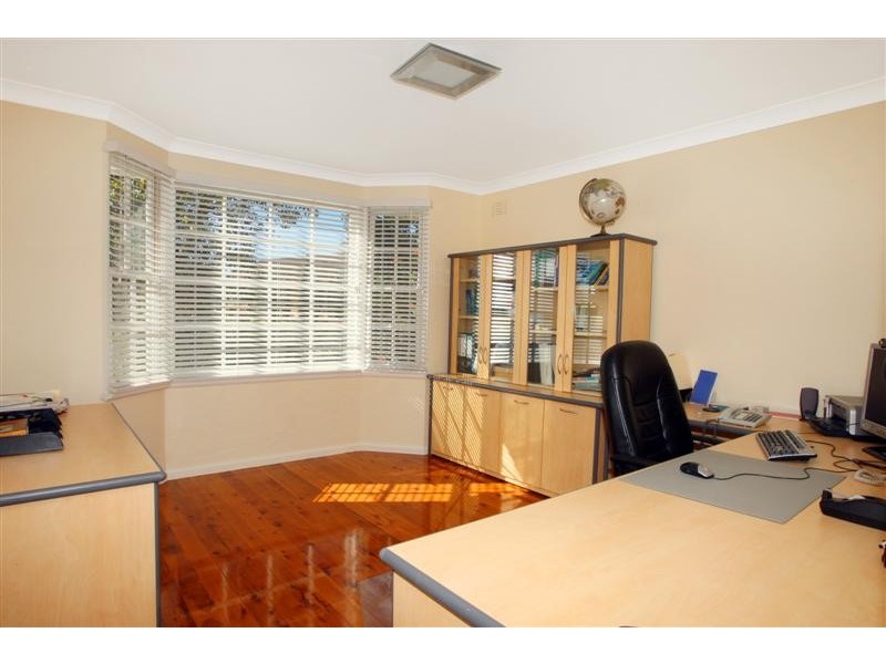 8 Wiggins Place, Concord NSW 2137