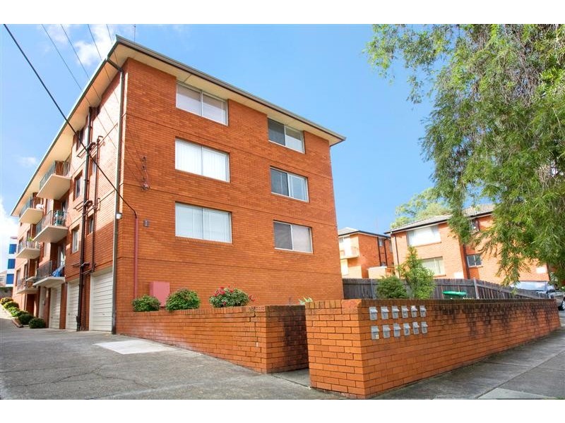 1/1 Western Crescent, Gladesville NSW 2111