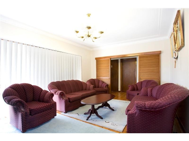 11 Sewell Ave, Padstow Heights NSW 2211