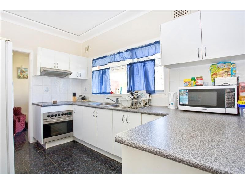 11 Sewell Ave, Padstow Heights NSW 2211