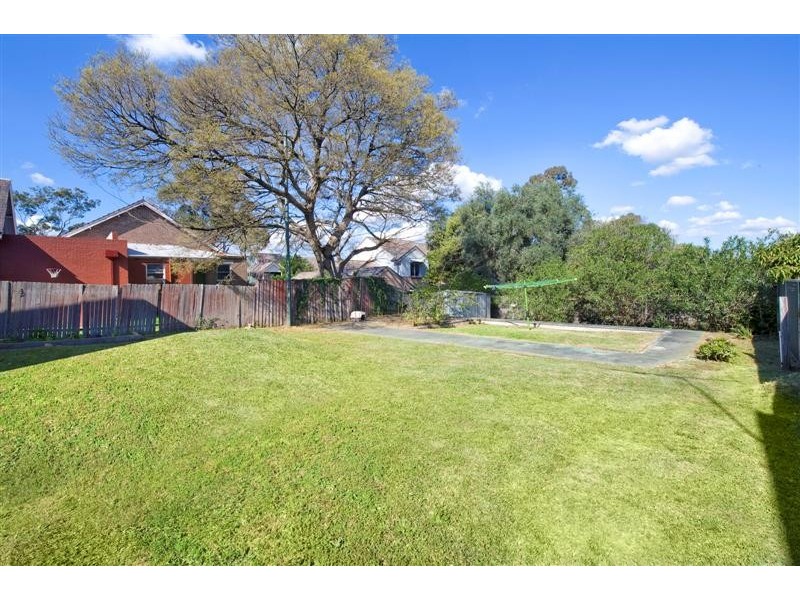 2 Victoria Avenue, Concord West NSW 2138