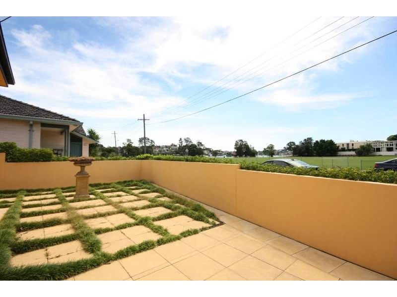 Russell Lea NSW 2046