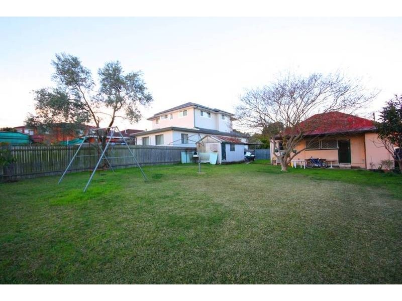25 Barton Street, Strathfield South NSW 2136