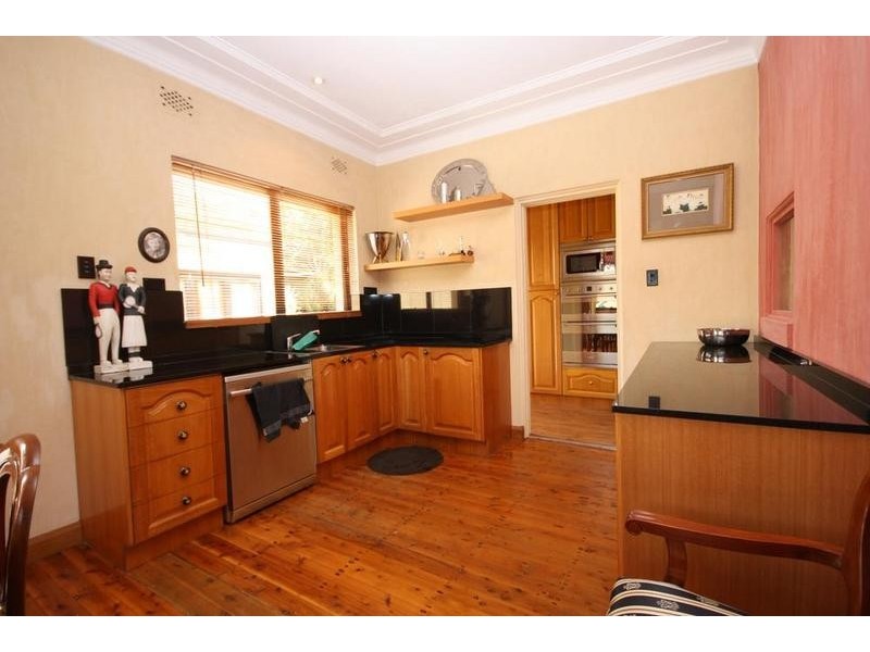 Russell Lea NSW 2046