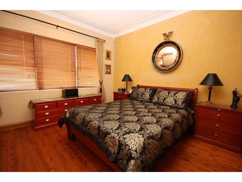 Russell Lea NSW 2046