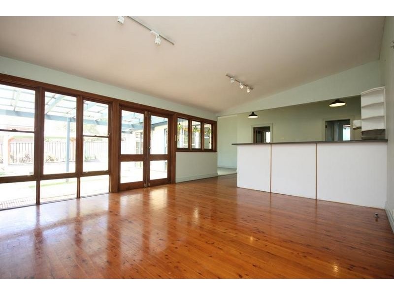 Russell Lea NSW 2046