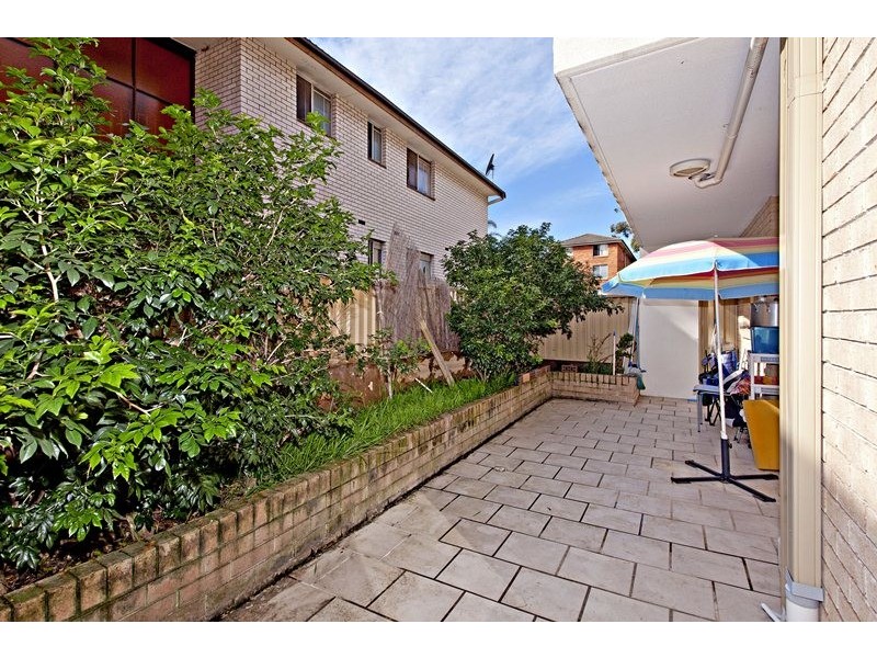 2/46 Northumberland Road, Auburn NSW 2144