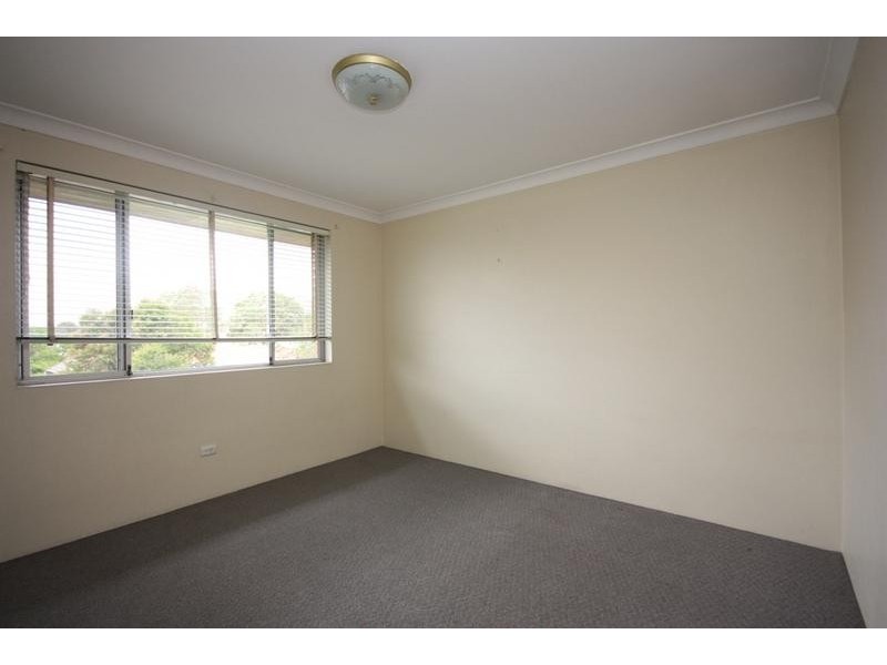 8/21 Fifth Avenue, Campsie NSW 2194