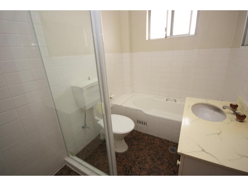 8/21 Fifth Avenue, Campsie NSW 2194