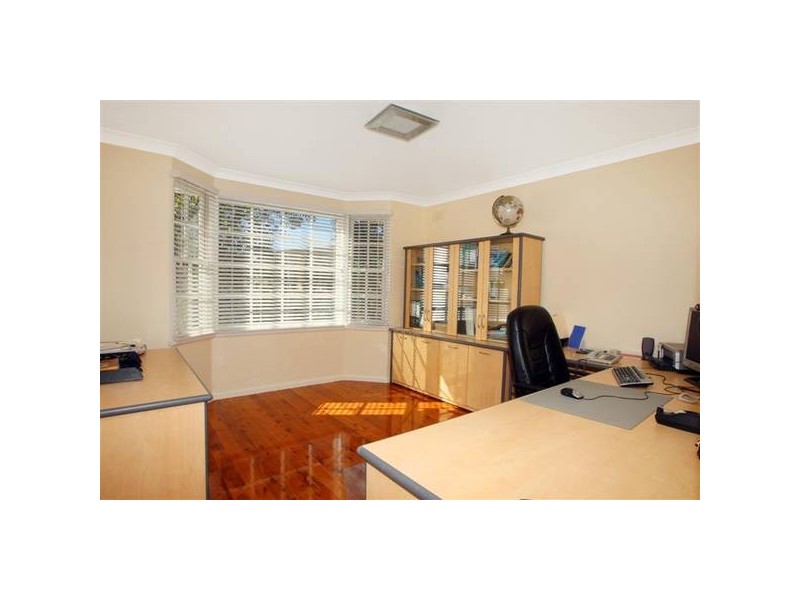 8 Wiggins Place, Concord NSW 2137